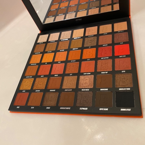 BEAUTY BAY Fiery 42 Colour Eyeshadow Palette - Picture 6 of 7